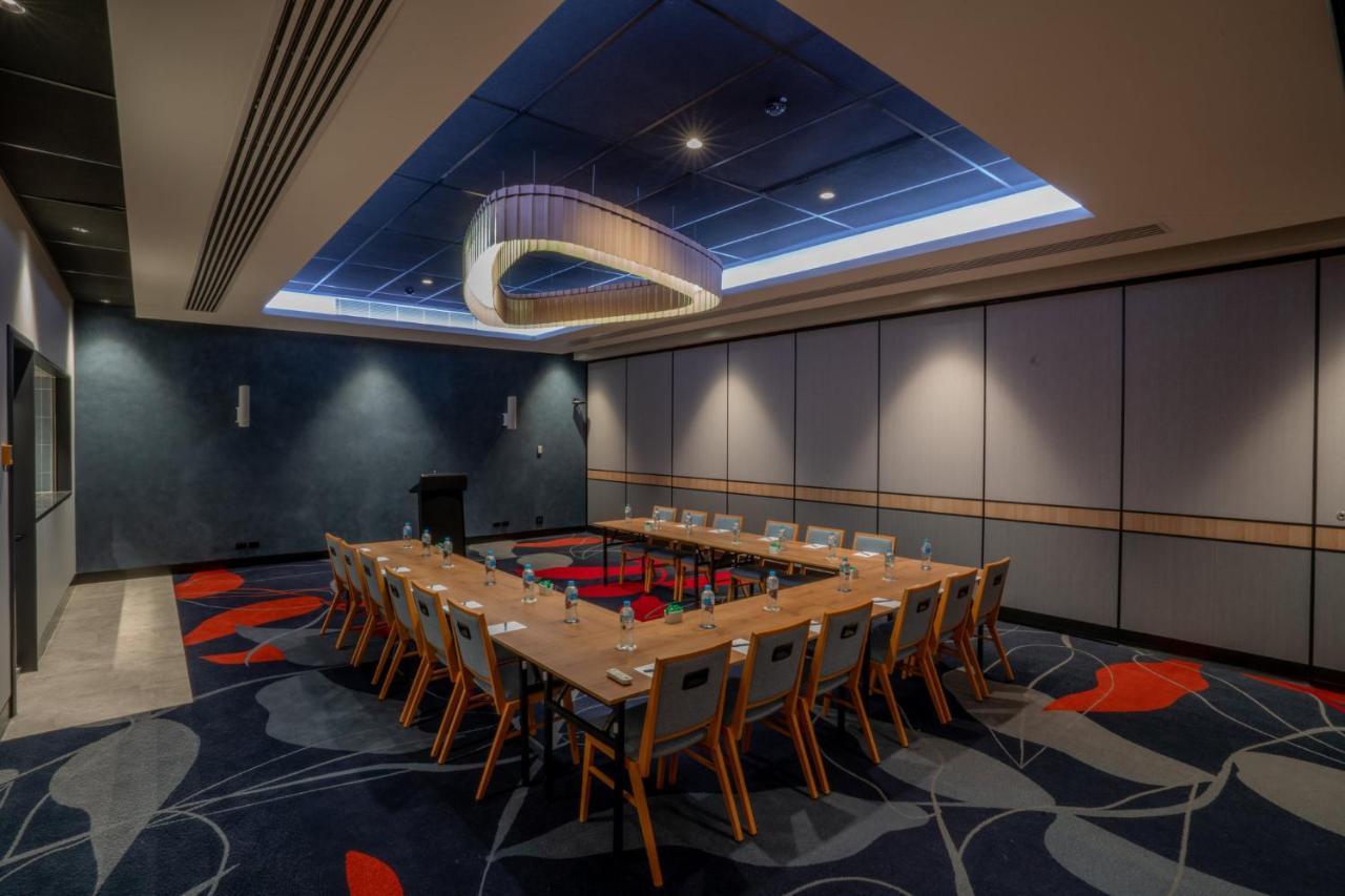 Holiday Inn Sydney St Marys By Ihg Exterior foto